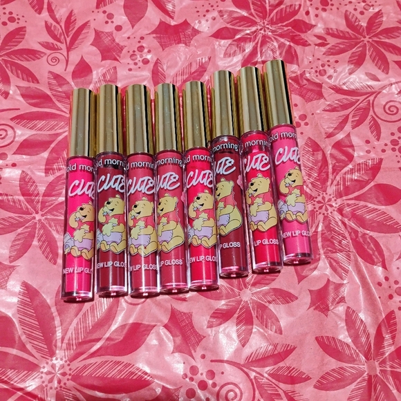 Makeup - Picture 2 of 3